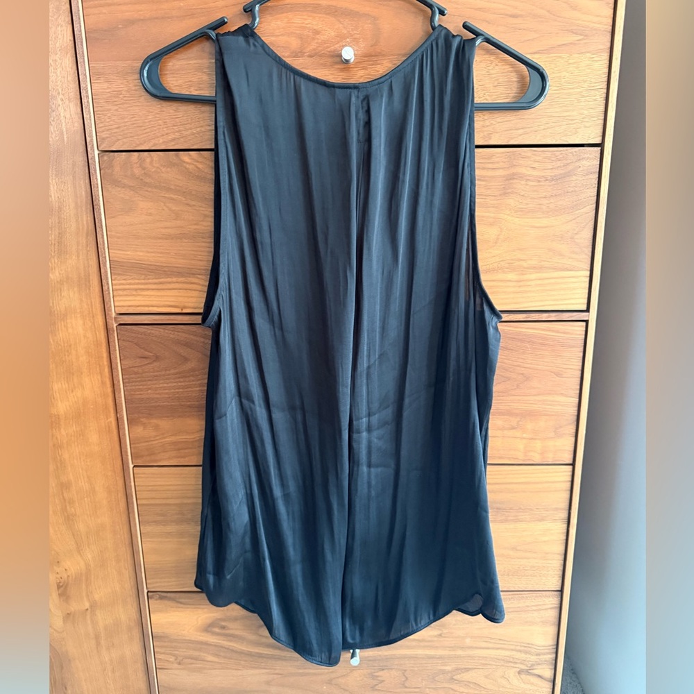Banana Republic Dark Blue Sleeveless Soft Satin V-neck Top Size XL - Picture 5 of 7
